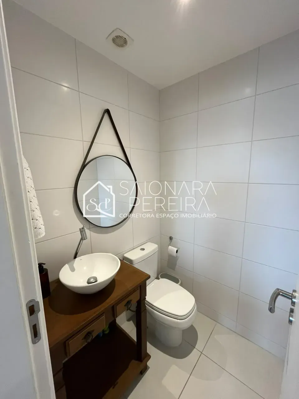 Imagem Apartamento à venda com 3 dormitórios e vista panorâmica no Itaguaçu, Florianópolis