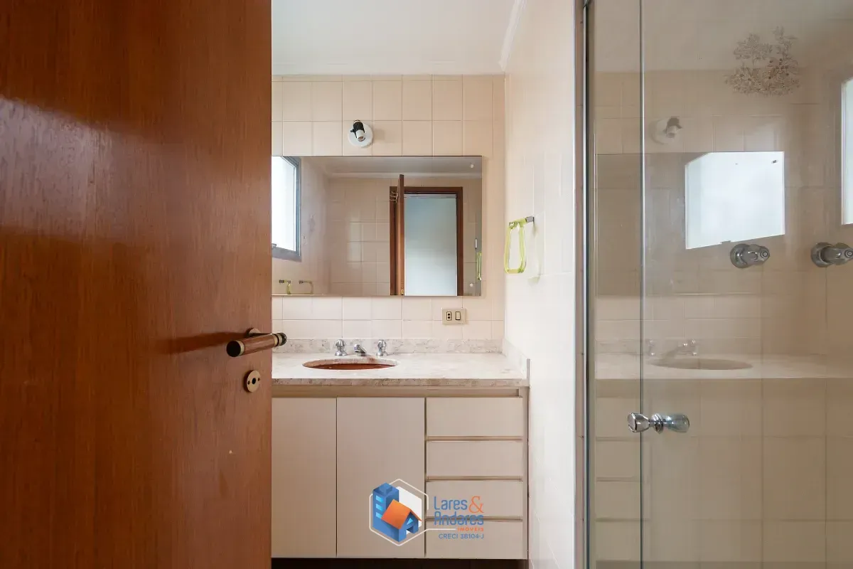 Imagem Apartamento para venda em Moema com 4 quartos, sendo 3 suítes, 196m²