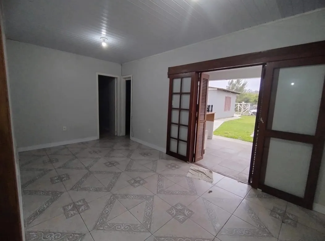 Imagem Casa perto do mar, em Capão Novo, apta para financiamento bancário