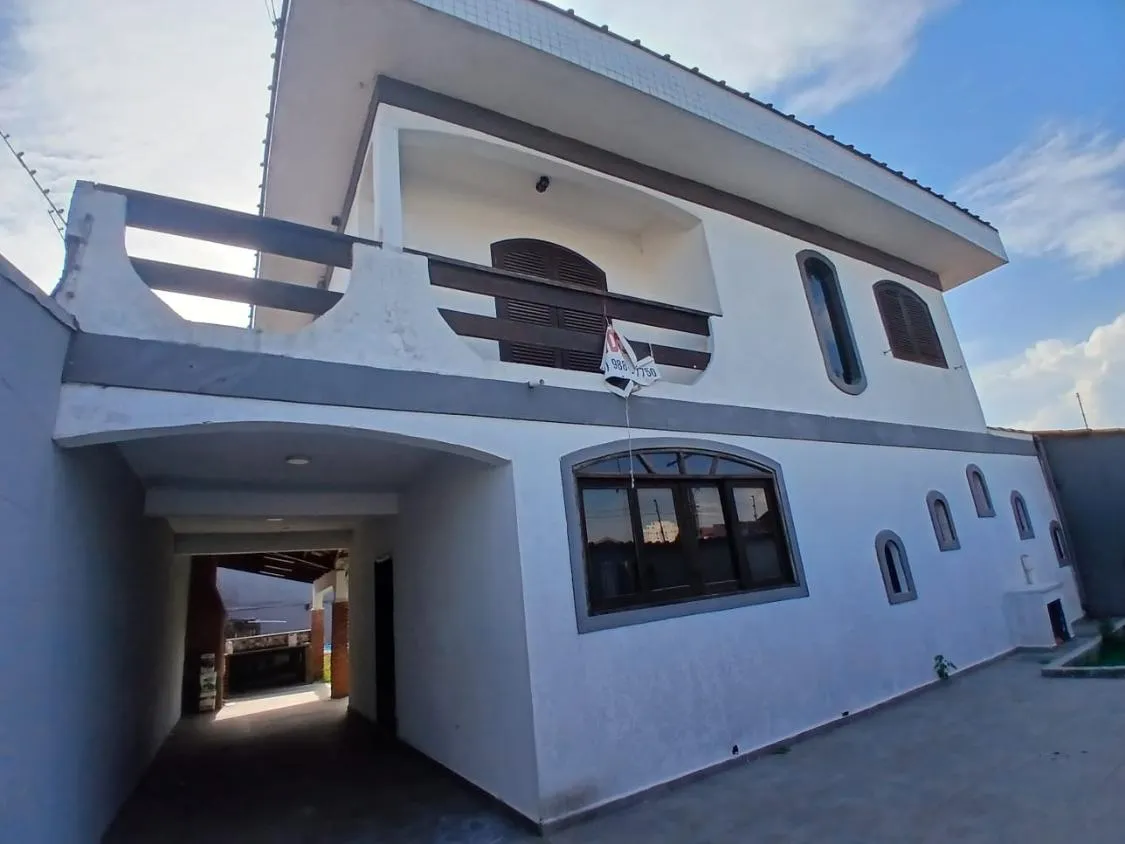 Foto do imóvel CASA COM PISCINA PARA VENDA E LOCAÇÃO NO MOSTEIRO EM ITANHAÉM LADO PRAIA ACEITA FINANCIAMENTO BANCARIO