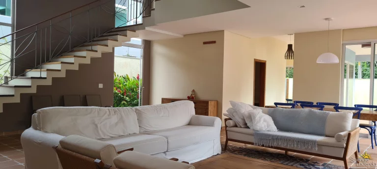 Imagem Bela Casa - 5 Suítes - 781 m² Terreno - Condomínio a Poucos Metros da Praia
