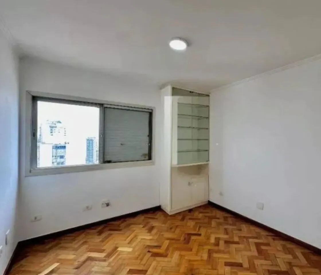 Imagem Cobertura Reformada com Vista Panorâmica, Piscina e 4 Dormitórios no Campo Belo.