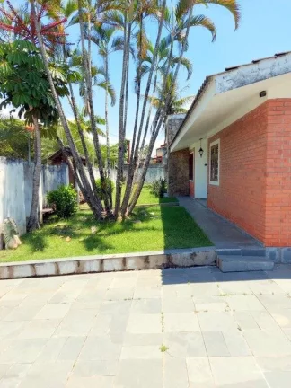 Imagem BELA CASA COM AMPLO TERRENO COM EXCELENTE LOCALIZAÇÃO