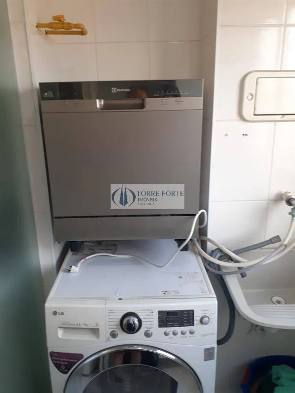 Imagem Apartamento com 2 dormitorios 1 vaga , varanda na Cidade Lider .