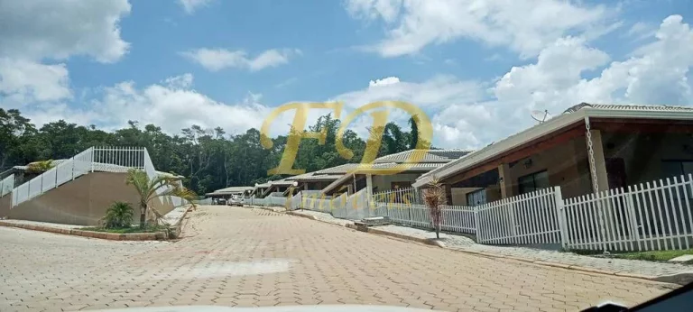 Imagem Casa de Campo c/ Piscina em Condomínio em Atibaia