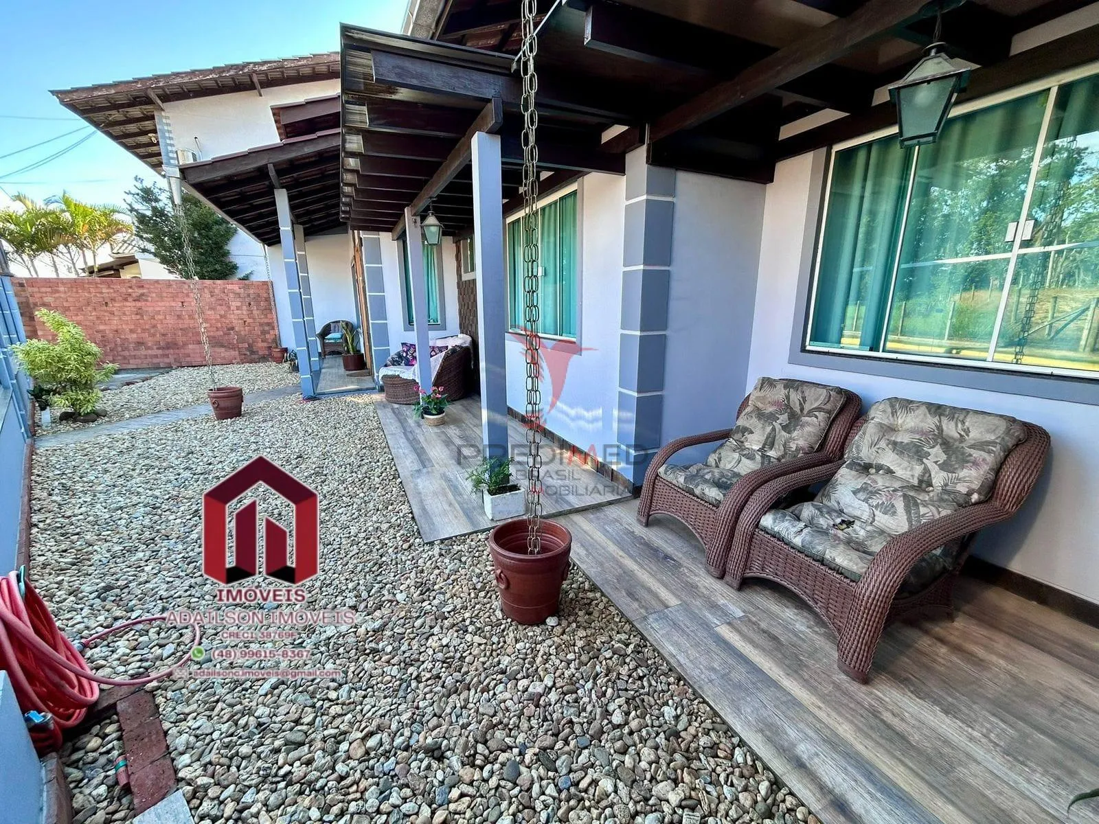 Imagem Casa Porteira Fechada à Venda em Balneário Piçarras/SC Brasil