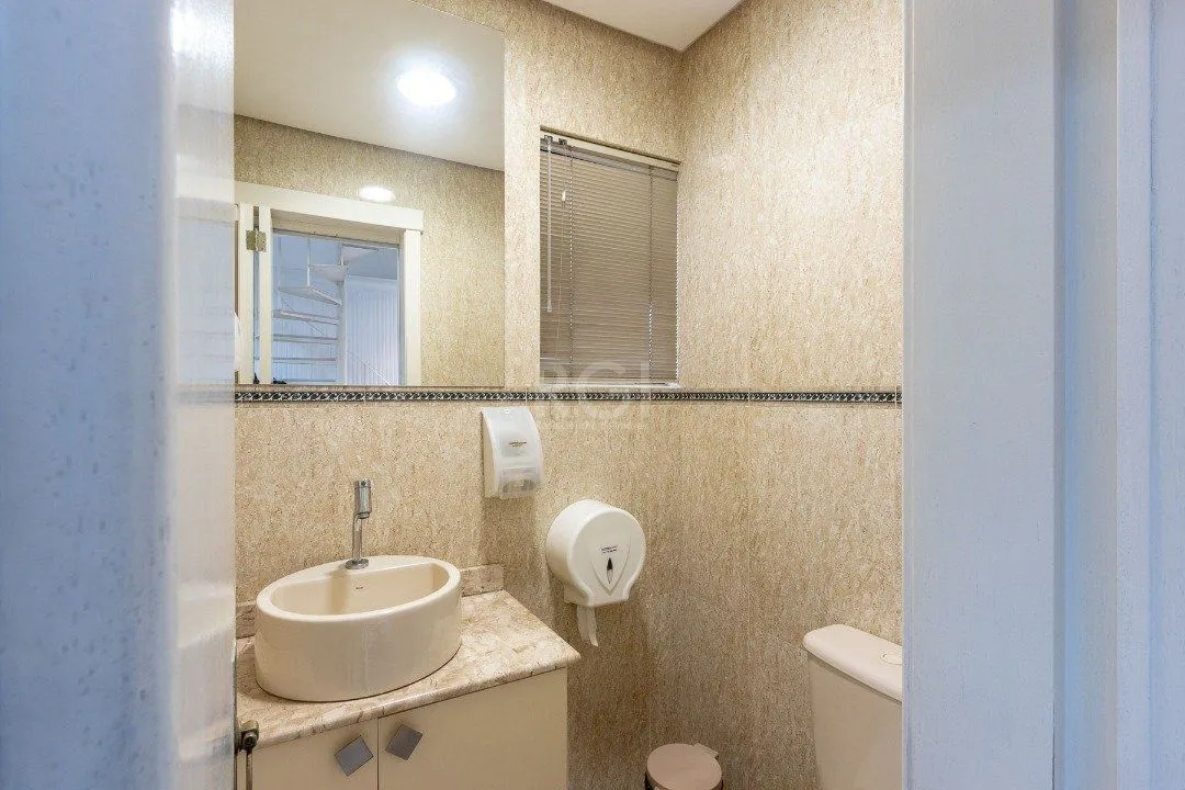 Imagem Cobertura Comercial para Venda - 101m², 0 dormitórios, Praia de Belas