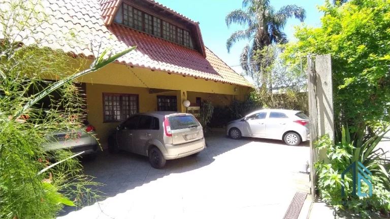 Foto do imóvel (PERMUTA) Sobrado, são 03 sobrados no mesmo terreno de 484 m², com espaço para mais construção no Alto da XV em Curitiba PR