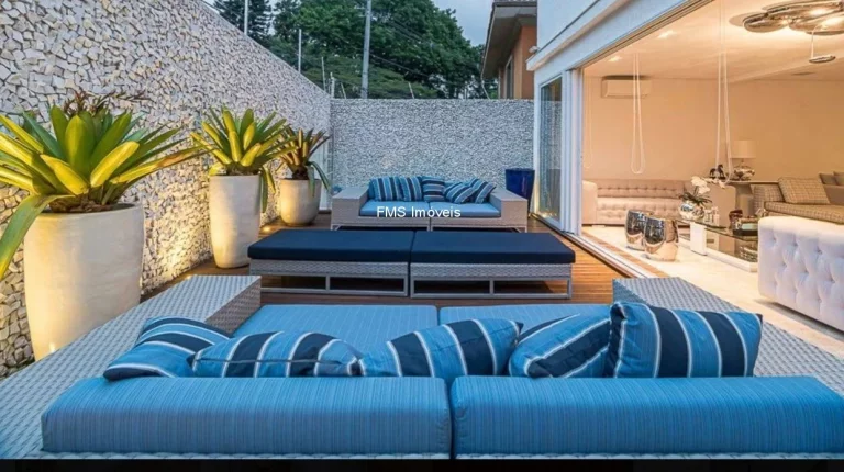 Imagem Imperdível oportunidade de adquirir uma casa no Pacaembu, São Paulo-SP, com 3 quartos, 3 suítes, 3 salas, 5 vagas de garagem e 380m².