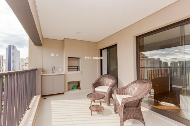 Imagem Imperdível apartamento de alto padrão com 3 suítes e 2 vagas na Vila Mariana - São Paulo-SP