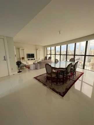 Imagem Apartamento com 3 suítes no Centro de Balneário Camboriú.