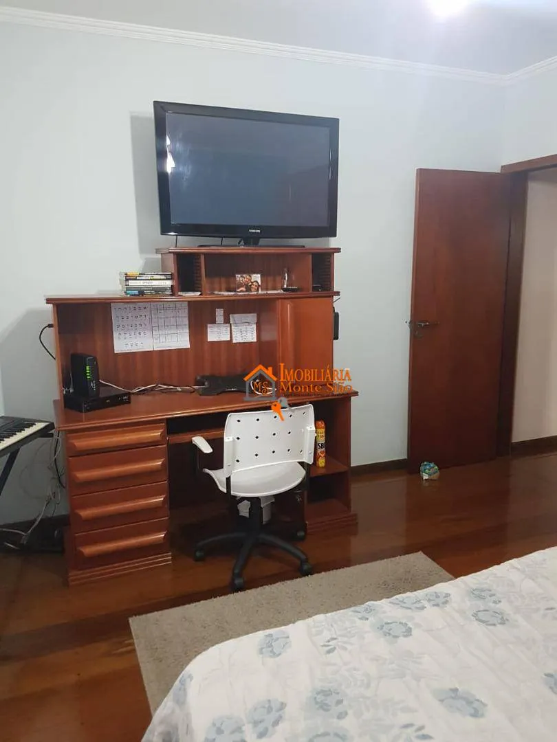 Imagem Sobrado com 4 dormitórios à venda, 275 m² por R$ 950.000,00 - Vila Barros - Guarulhos/SP