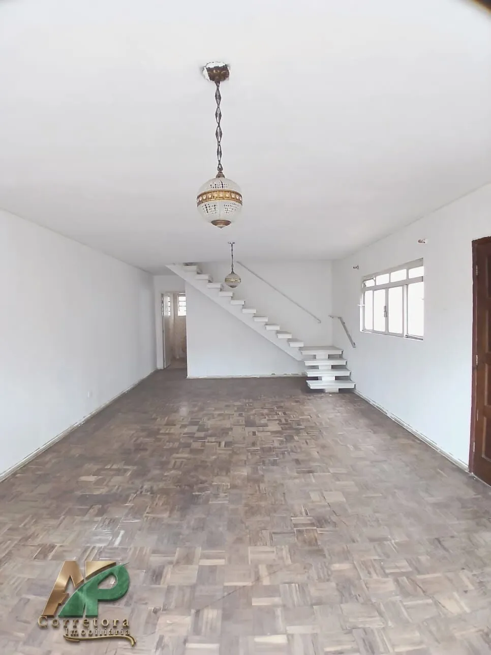 Imagem Casa à Venda em Santo Amaro: 3 Dorms (1 Suíte) + Edícula | Oportunidade Única!