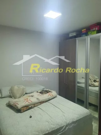 Imagem Vende sobrado com ótima localização no JD Das Palmeiras !