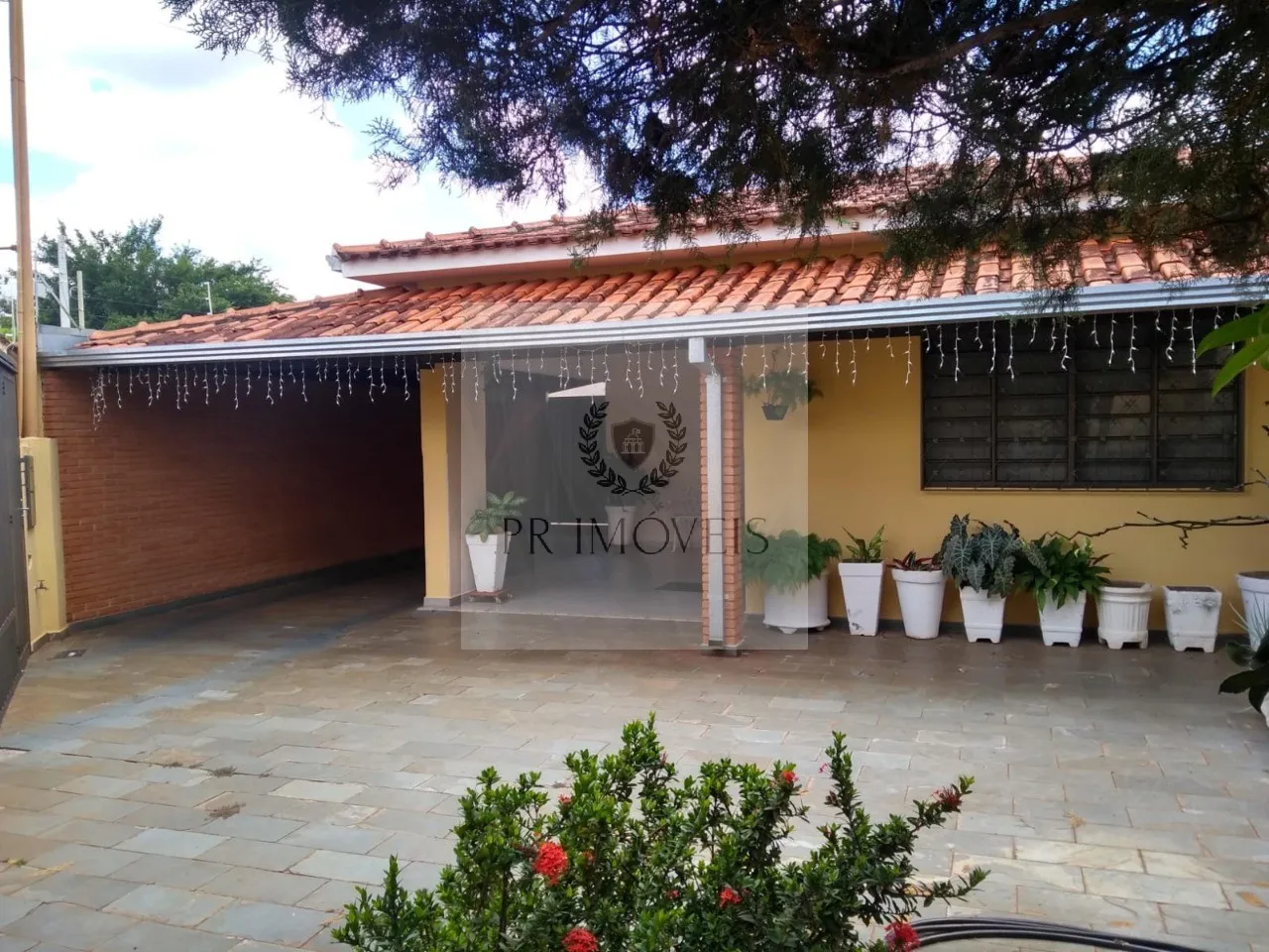 Foto do imóvel Oportunidade única: Casa à venda em Araraquara-SP, bairro Jardim Tabapuã (Vila Xavier) - 3 quartos, 1 suíte, 1 sala, 2 banheiros, 3 vagas, 219,76m².