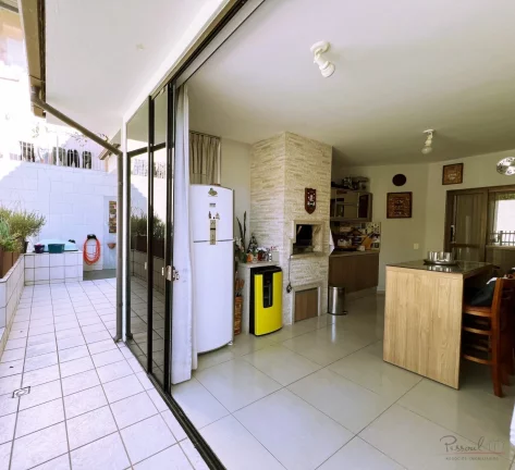 Imagem Excelente Casa no Itaguaçu com 4 quartos sendo 3 suites, piscina e área com churrasqueira. Esta Be...