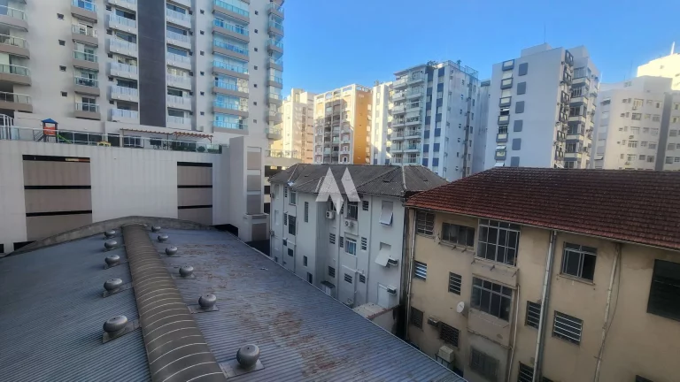 Imagem Venda de Apartamento no Boqueirão - Frente para o Mar, 2 dormitorios uma suíte