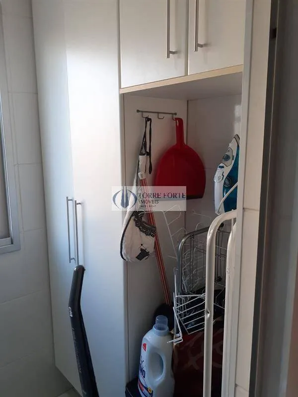 Imagem Apartamento com 2 dormitorios 1 vaga , varanda na Cidade Lider .