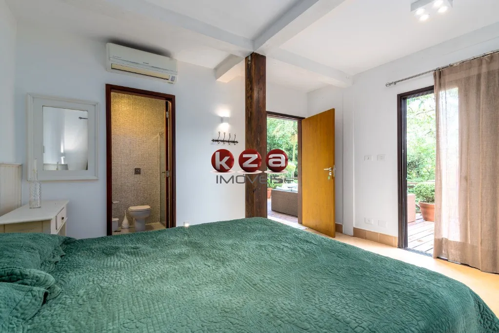Imagem Casa de Luxo em Condomínio à Venda em Iporanga - Guarujá-SP: 7 Quartos, 7 Suítes, 3 Salas, 8 Banheiros, 4 Vagas, 338m².