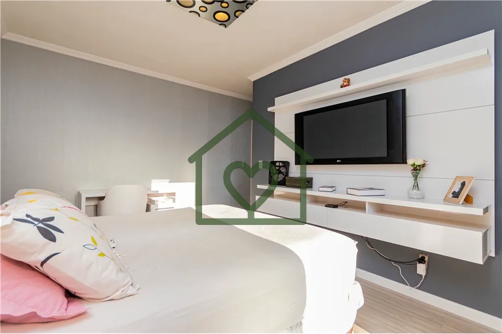 Imagem Excelente Casa em Condomínio fechado no Ecoville, composta de 2 pisos, com opção do terceiro. Pri...