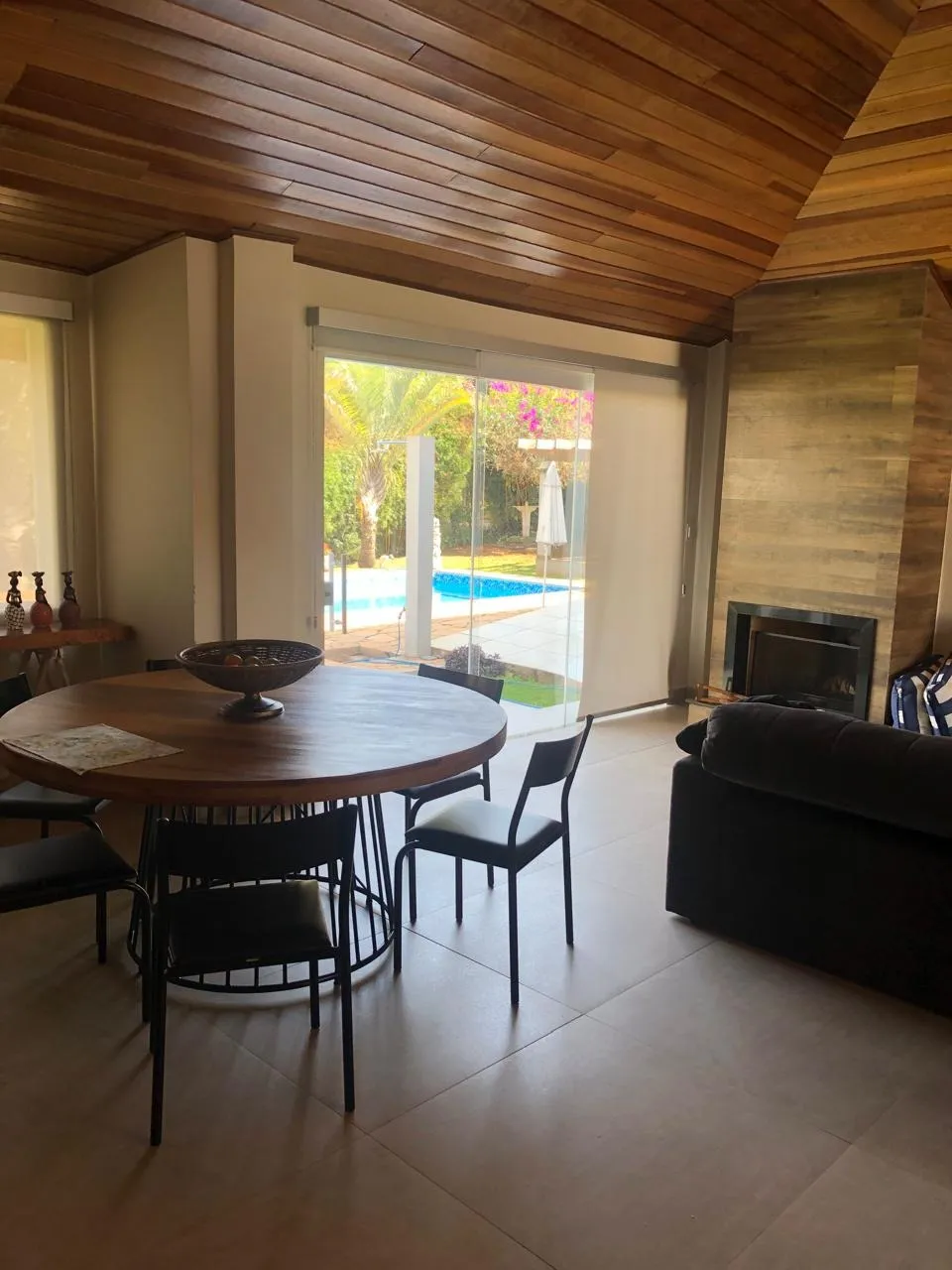Imagem Condomínio Portal do Sabiá ? Casa 3 Suítes, 1 Quarto, Área Gourmet de 90m², Escritório, 330m² de Construção