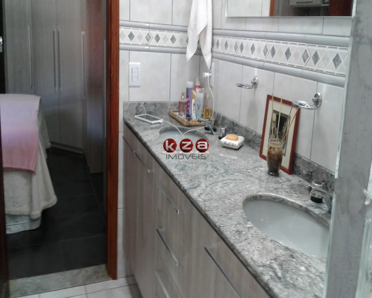 Imagem Imperdível: Casa à venda em Valinhos-SP, Vila São Sebastião - 3 quartos, 1 suite, 2 salas, 3 banheiros, 3 vagas, 170m².