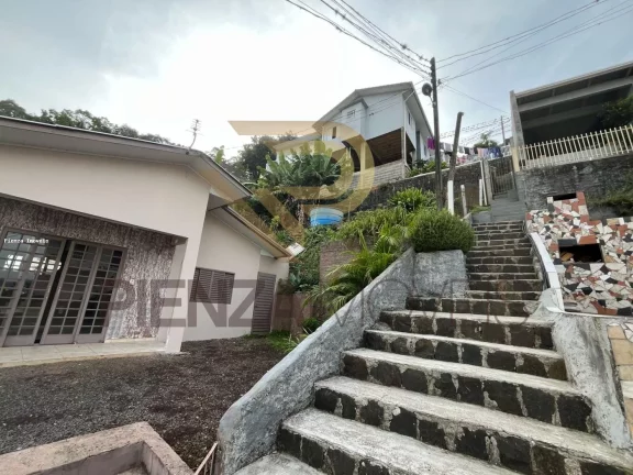 Imagem Casa para Venda em Concórdia, Industriários, 2 dormitórios, 1 suíte, 2 banheiros