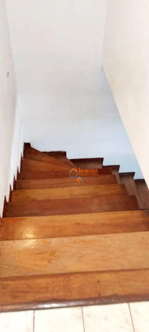 Imagem Sobrado com 2 dormitórios à venda, 140 m² por R$ 380.000,00 - Jardim Jovaia - Guarulhos/SP
