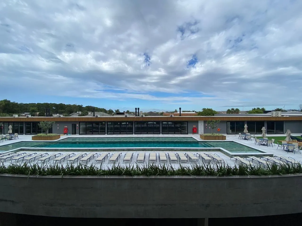 Imagem Excelente Studio mobiliado com vaga coberta no Living Resort House