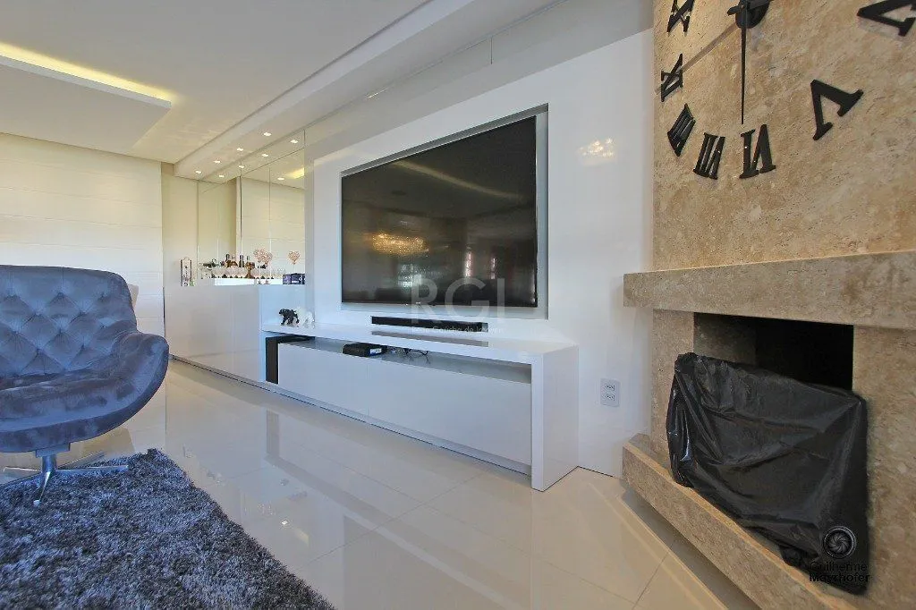 Imagem Casa para Venda - 445.52m², 4 dormitórios, sendo 4 suites, 4 vagas - Teresópolis