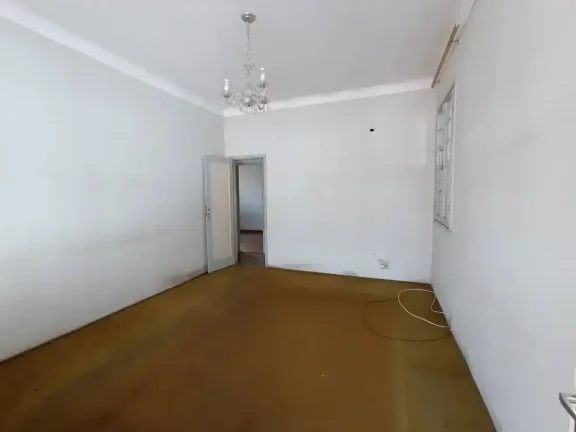 Imagem Casa com Excelente Localização no Centro de Barbacena. Ideal para Clínicas ou Residencial