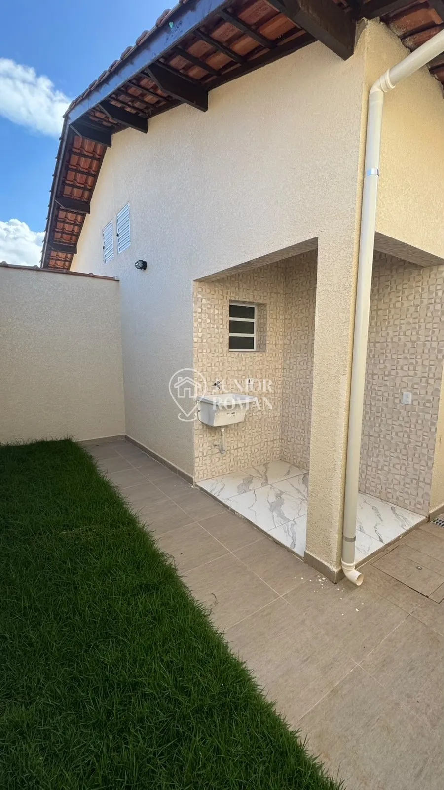 Imagem CASA NOVA COM PISCINA À VENDA EM ITANHAÉM - BAIRRO LARANJEIRAS