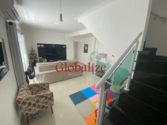 Imagem Casa Triplex com 3 suítes e 2 vagas no bairro Embaré em Santos por R$ 1.299.000,00