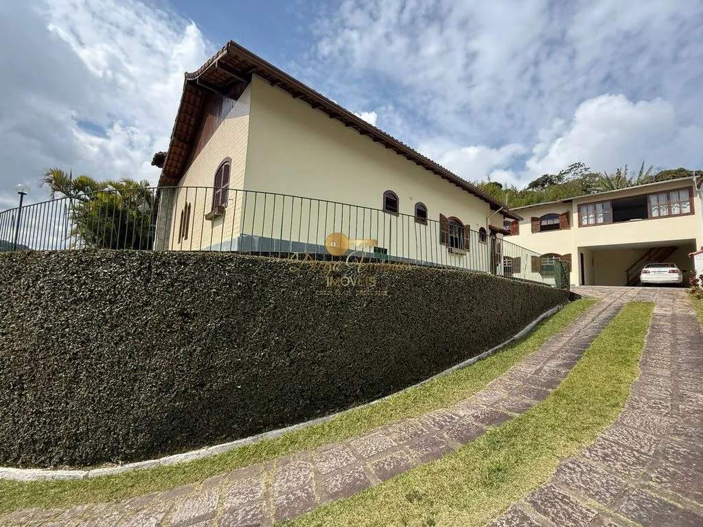 Imagem Casa para Venda em Teresópolis / RJ no bairro Pimenteiras