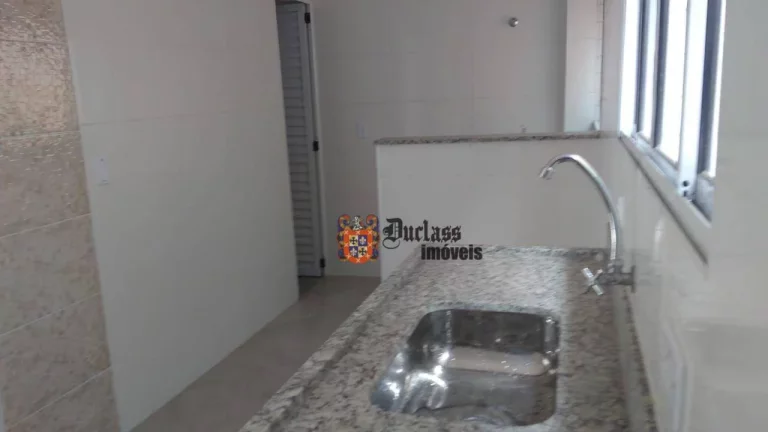 Imagem Sobrado com 3 dormitórios à venda, 92 m² por R$ 370.000,00 - Catiapoã - São Vicente/SP