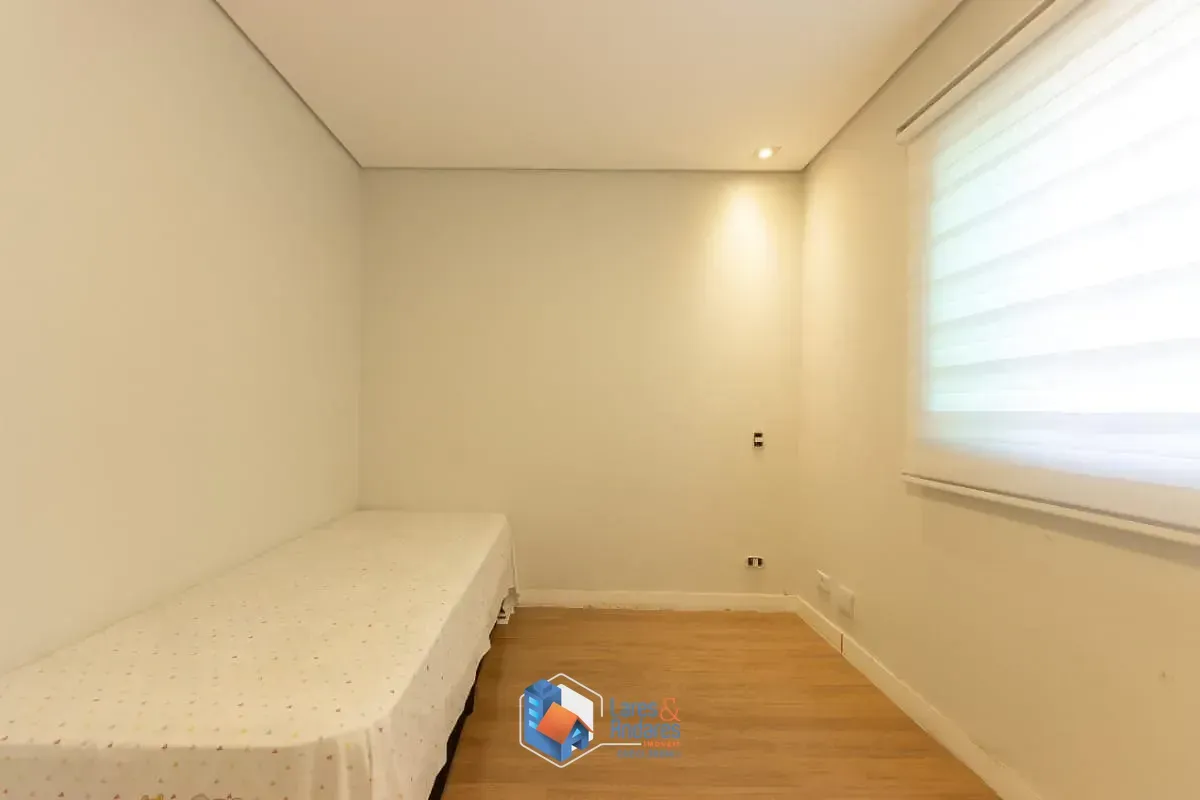 Imagem Sobrado para venda em Vila Palmeiras com 3 quartos, sendo 3 suítes, 240m²