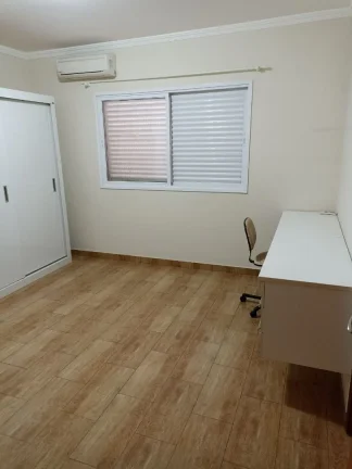 Imagem Linda casa térrea feita pelo atual proprietário. Com piscina. 300m2ac 600m2at. Documentação pronta para financiamento. Climatizada