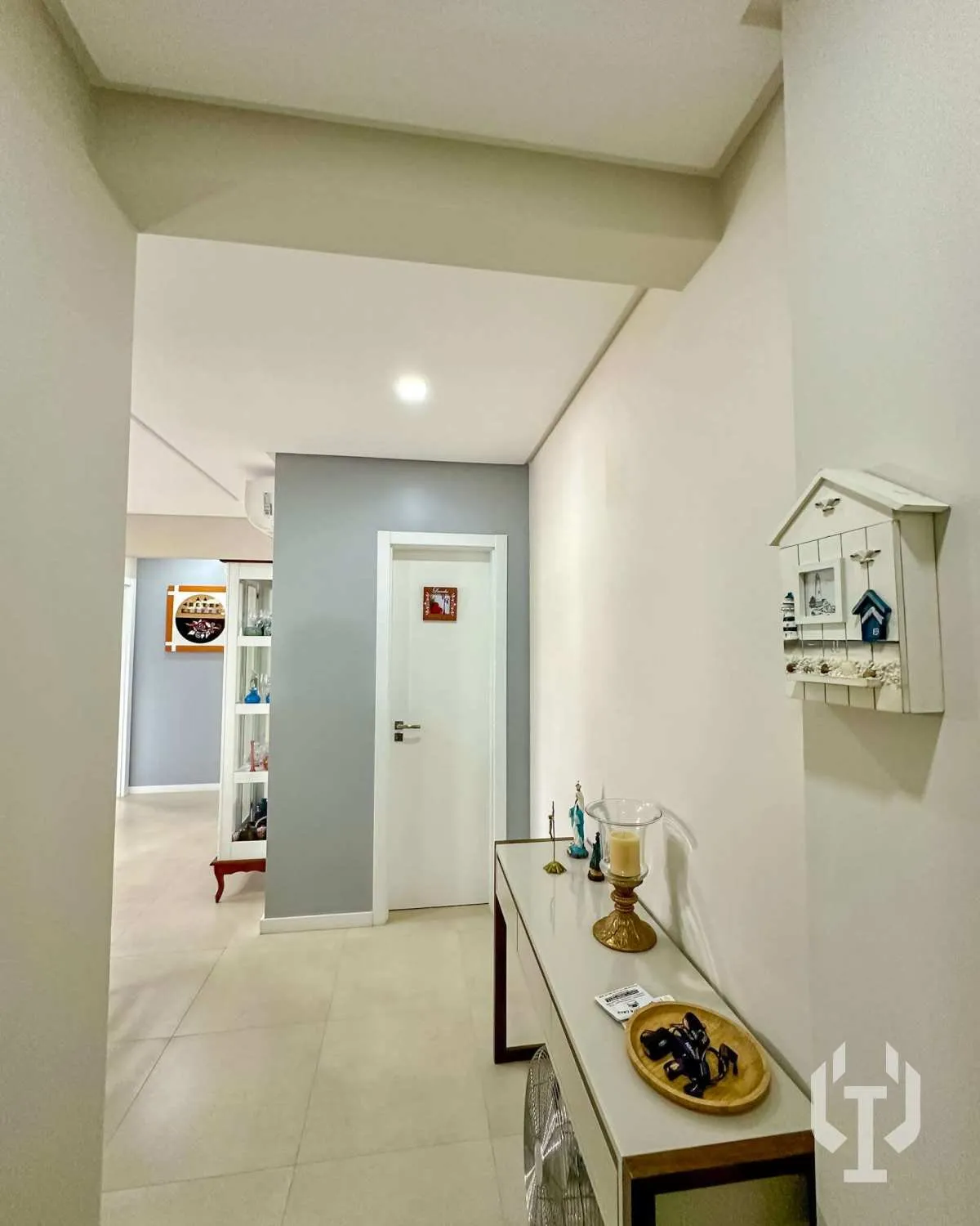 Imagem Apartamento diferenciado com 2 suítes em Meia Praia