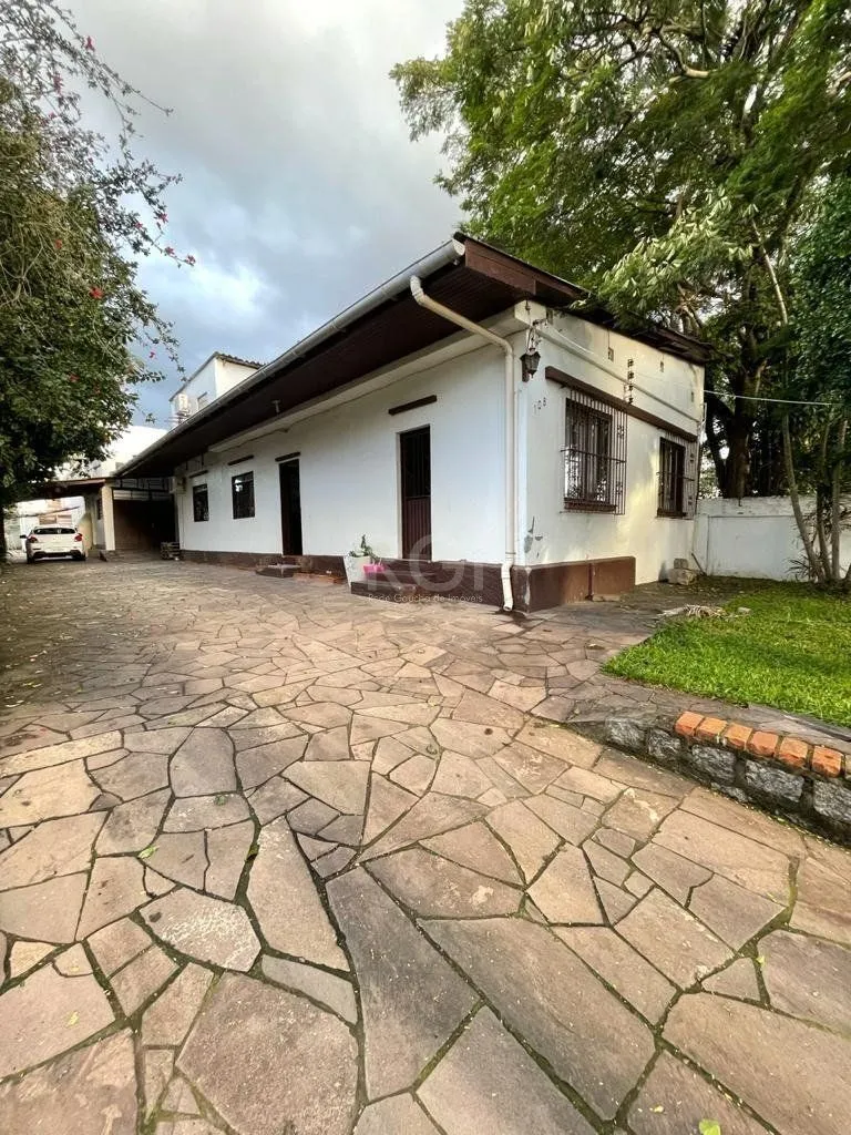 Casa para Venda - 594m², 2 dormitórios, 6 vagas - Vila João Pessoa