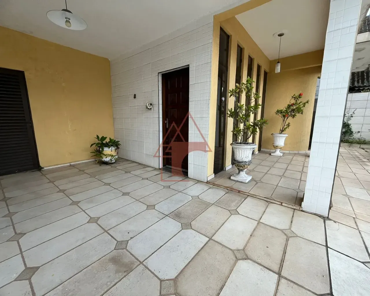 Imagem Sobrado com 4 Quartos à Venda, 367 metros em Vila Ponte Nova - Cubatão