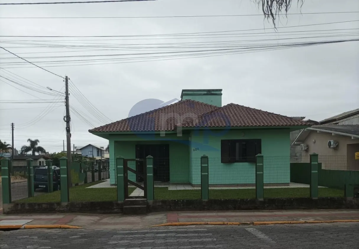 Casa a venda com 3 dormitorios no centro do Passo de Torres/SC