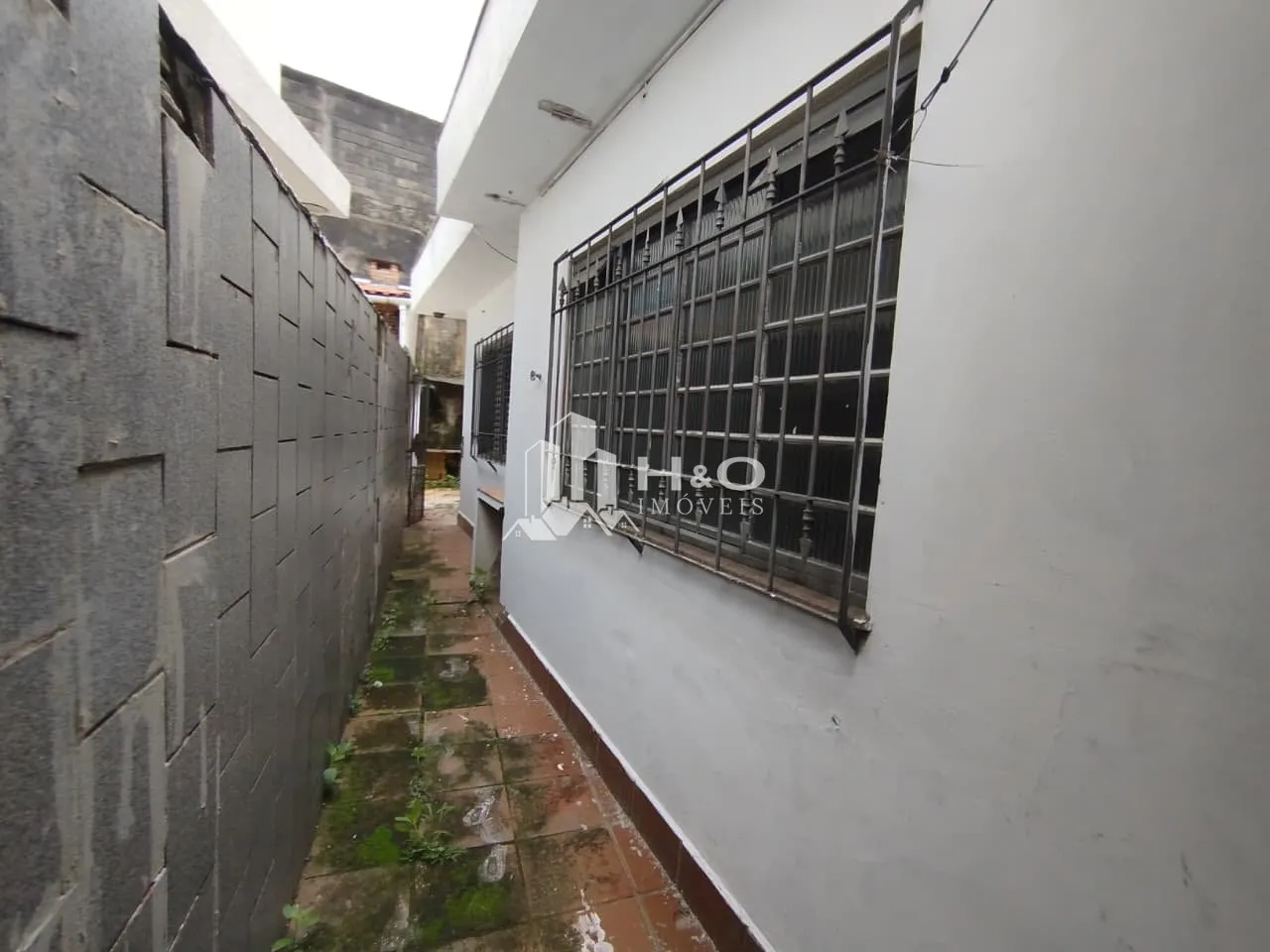 Imagem Casa ampla e muito bem localizada no bairro de Itaquera, próxima ao Shopping Metrô Itaquera e à Estação Corinthians‑Itaquera.