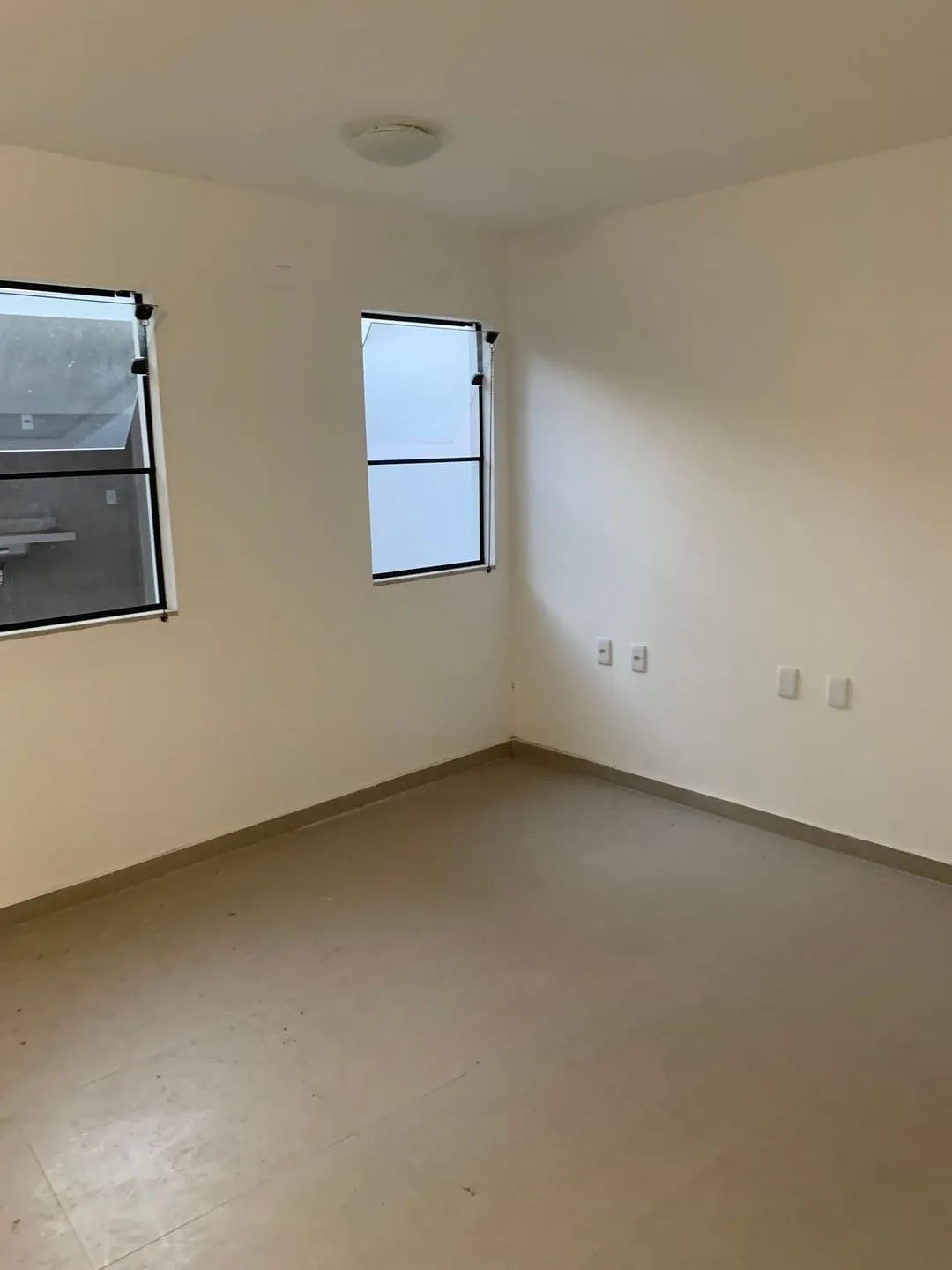 Imagem Comercial para Locação 100M², Centro, Pindamonhangaba - SP