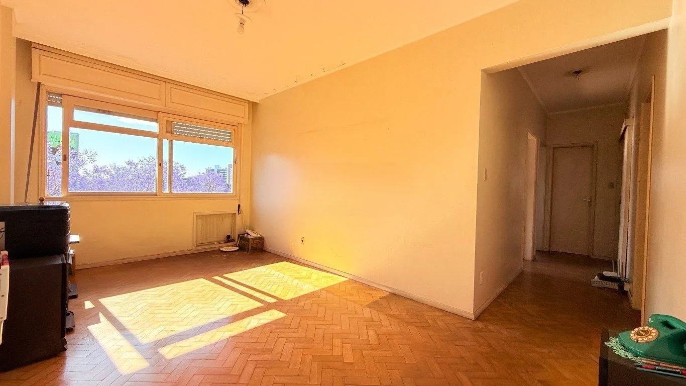 Imagem Apartamento de 3 dormitórios à venda no Bairro Petrópolis, Porto Alegre.