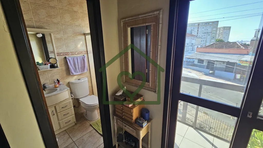 Imagem Casa no Bairro Santo Antônio com 167 m², 4 Dormitórios e 2 Suítes em Rua Tranquila 
Localizada n...