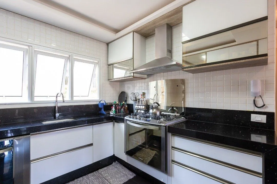 Imagem Casa Condominio para Venda - 245.29m², 3 dormitórios, sendo 1 suites, 2 vagas - Pedra Redonda