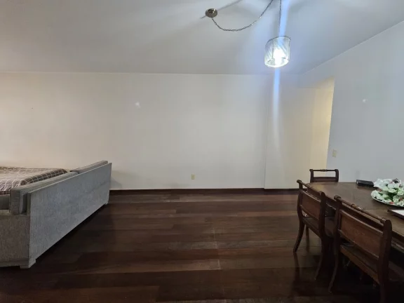 Imagem Apartamento de 3 quartos (sendo 1 suite com varanda e 1 quarto revertido) em Agriões, Teresópolis RJ