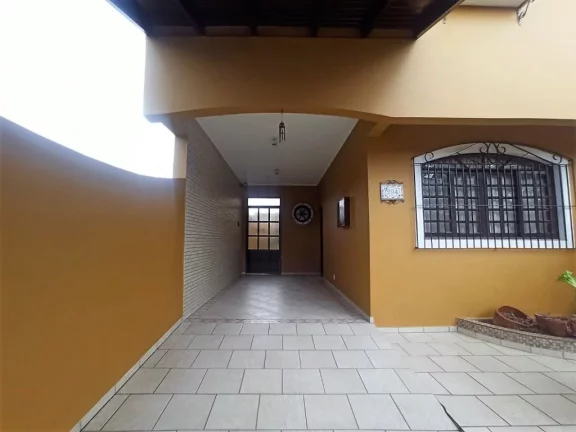 Imagem Sobrado com 3 dormitórios à venda, 183 m² por R$ 580.000 - Vila Ponte Nova - Cubatão/SP