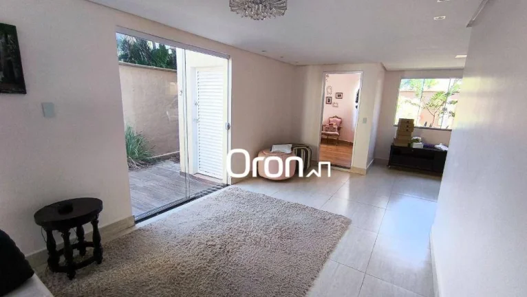Imagem Sobrado à venda, 447 m² por R$ 1.650.000,00 - Setor Jaó - Goiânia/GO