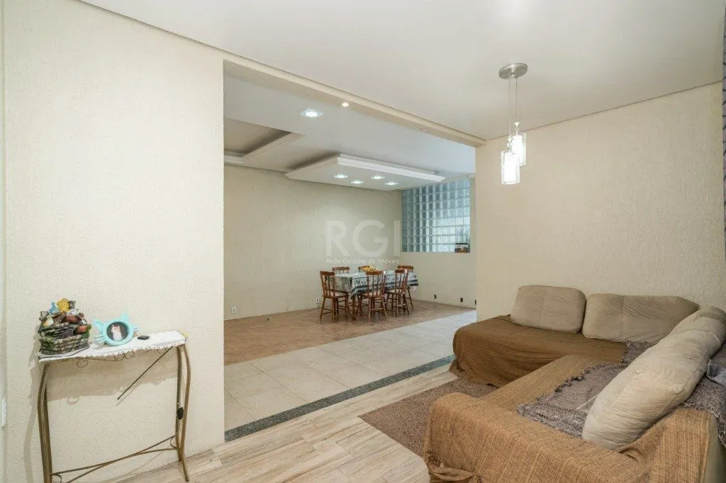 Imagem Casa para Venda - 259m², 4 dormitórios, sendo 1 suites, 4 vagas - Coronel Aparício Borges